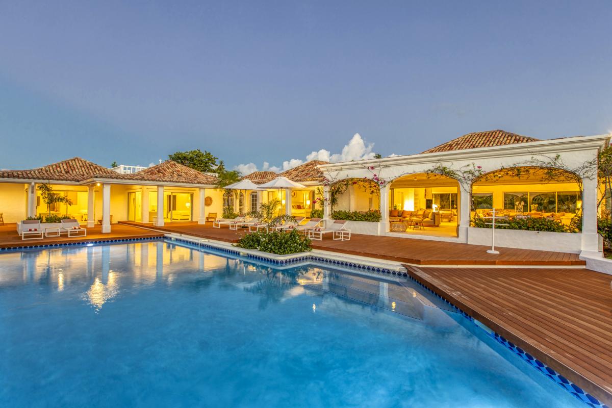 48 Location villa Terres Basses Saint Martin_piscine couche de soleil